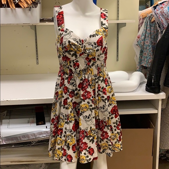 Hot Topic Dresses & Skirts - HOT TOPIC ✨ dress